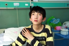 小伙遭“蜘蛛人症”缠身 原是马凡氏综合征