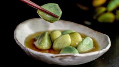 传统美食“腊八蒜”中首次发现新型活性肽:有